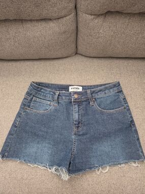 New W/out Tags- RSQ Women's Medium Blue Denim Cutoff Shorts